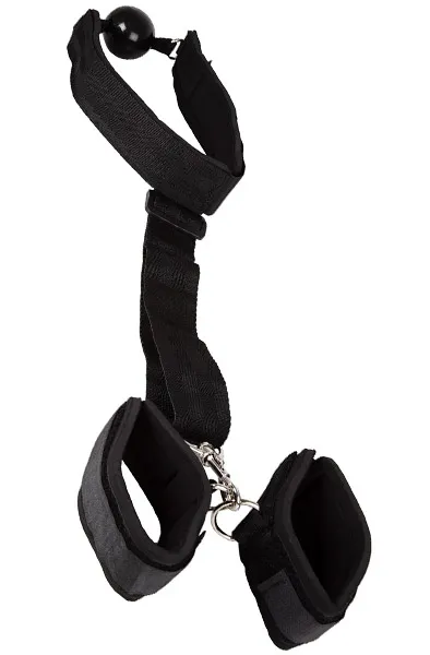 Ball Gag With Wrist Restraints Black Gagball med handbojor